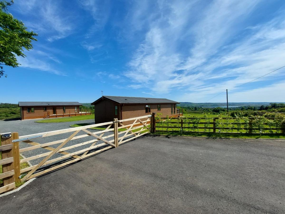 Luxury Family Beechwood Lodge With Hot Tub Lochwinnoch エクステリア 写真