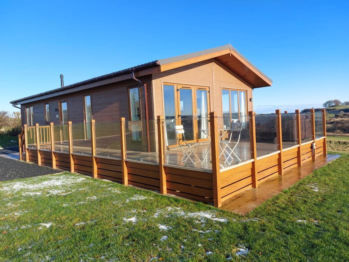 Luxury Family Beechwood Lodge With Hot Tub Lochwinnoch エクステリア 写真