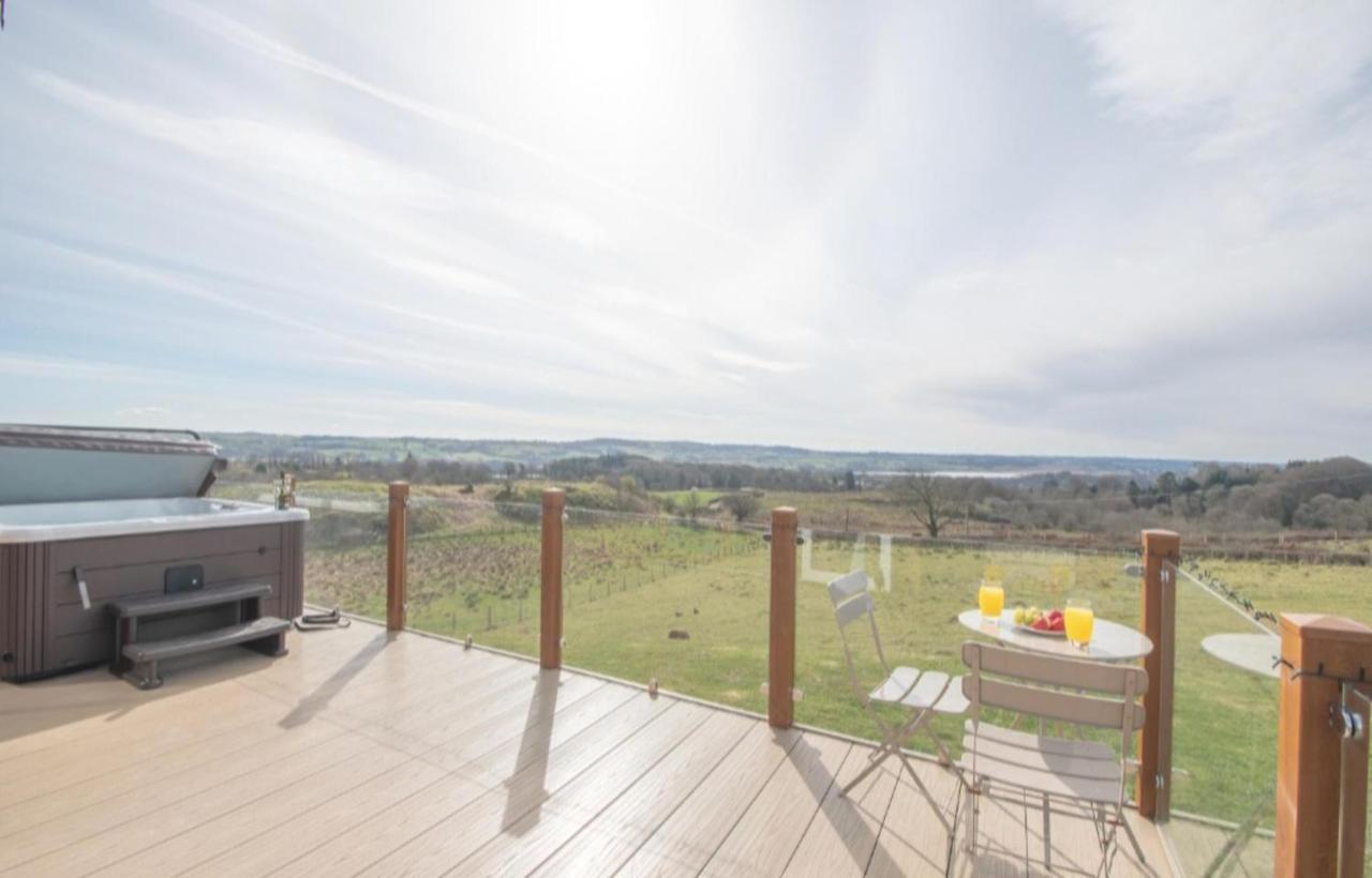 Luxury Family Beechwood Lodge With Hot Tub Lochwinnoch エクステリア 写真
