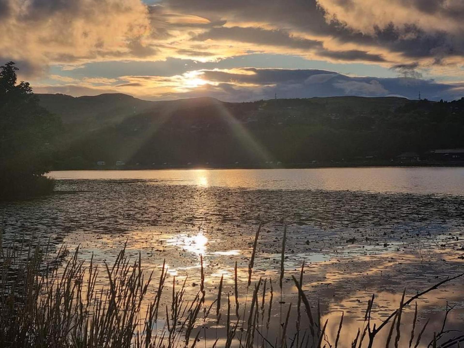 Luxury Family Beechwood Lodge With Hot Tub Lochwinnoch エクステリア 写真